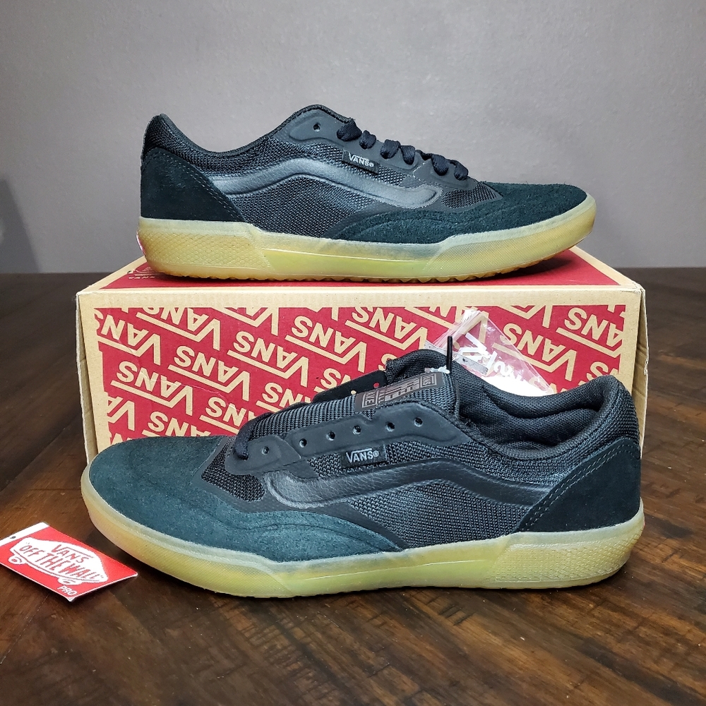 Vans Ave Pro Black/Gum Men Size 7, equivalent to Women Size 8.5